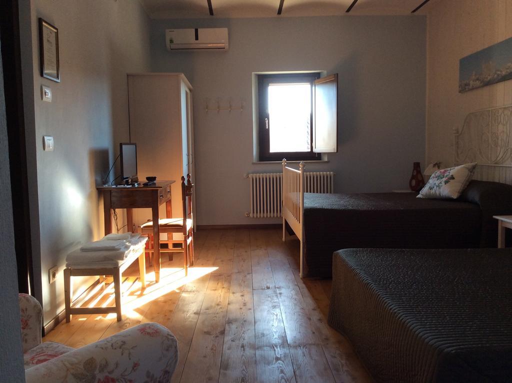Quattro Gatti Bed and Breakfast Airasca Eksteriør billede